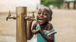 Tablety pro vyčištění 3 000 litrů vody. Umožní dětem a celým rodinám pít čistou a nezávadnou vodu.