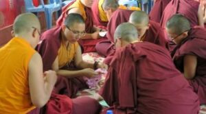 Proškolení klášterních spolupracovníků v zásadách hygieny, zdravotní péče, první pomoci a ochrany dětí.