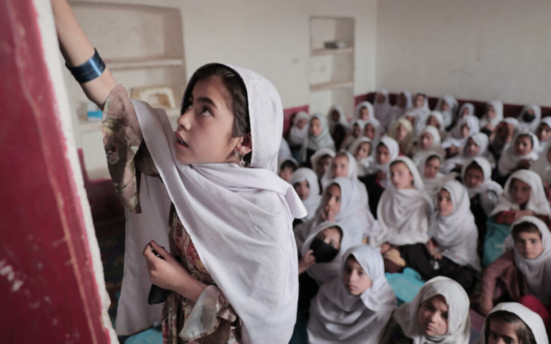 Afghánistán rok po převratu: UNICEF se nevzdává