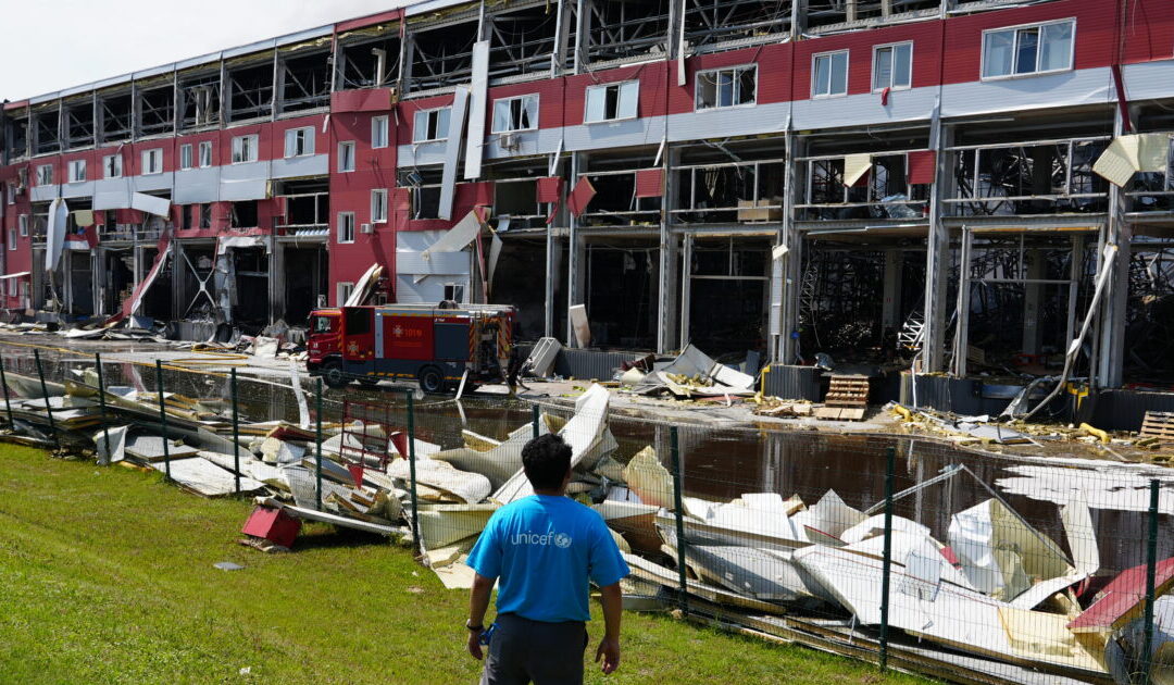Ukrajina: pokračuje zabíjení dětí i útoky na humanitární pomoc