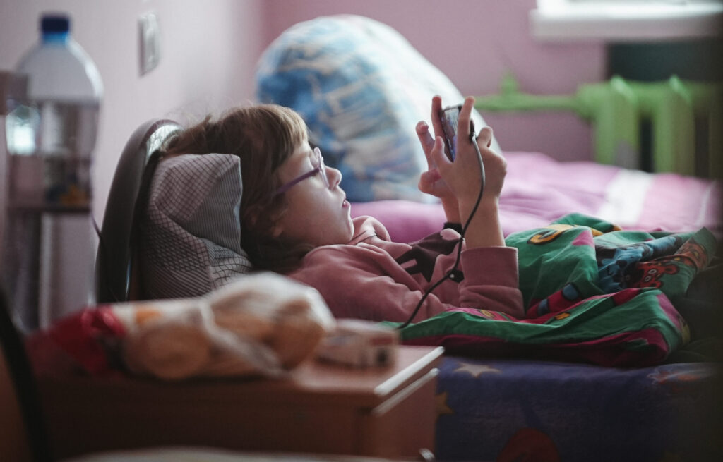 Téměř polovina mladých Čechů zažila online obtěžování